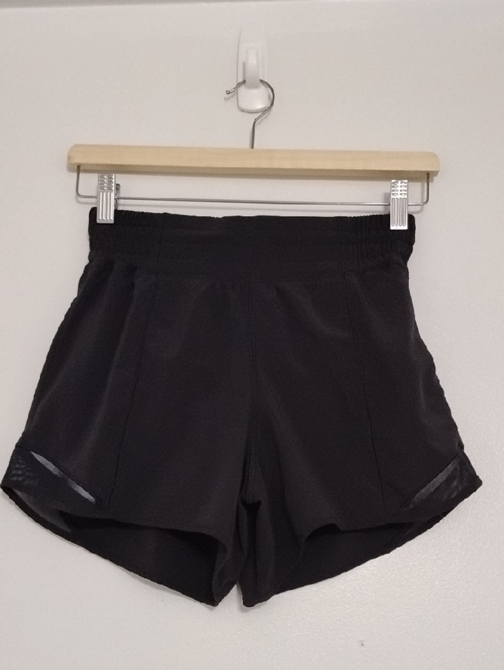 Lululemon Hotty Hot Lined Short 4"